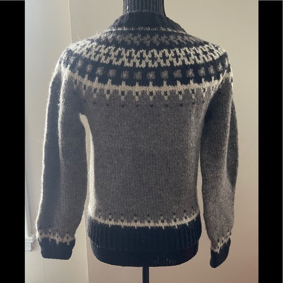Hand Knit Fair Isles Wool Sweater - Picture 4 of 8